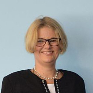 Dr. Beate Sibylle Pfeil